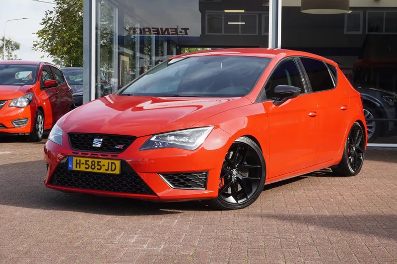 SEAT Leon (2014) — foto 1