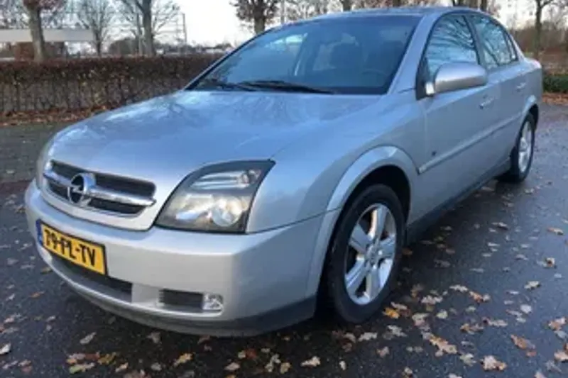 Opel Vectra (2004)