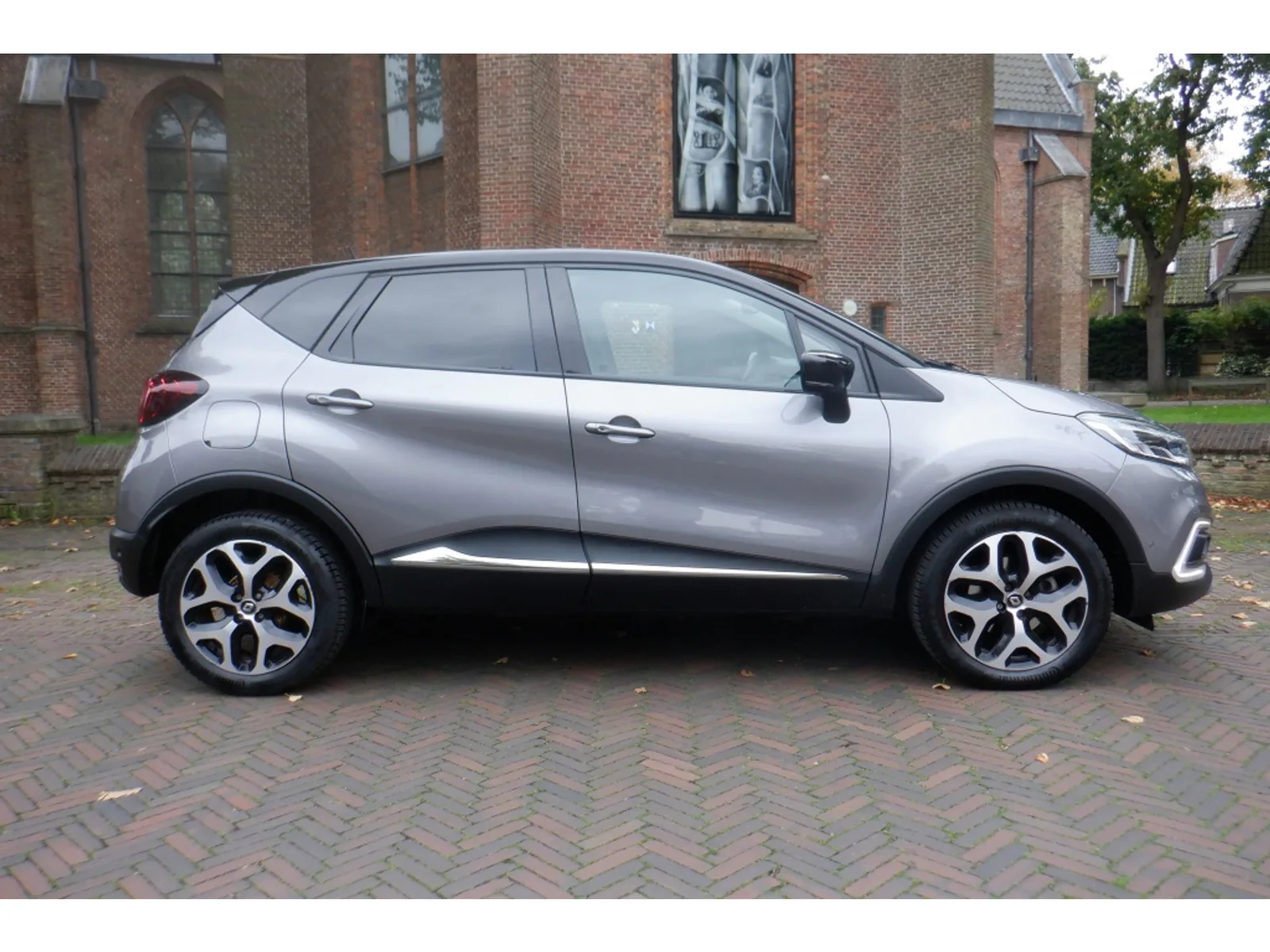 Renault Captur (2017) — foto 1
