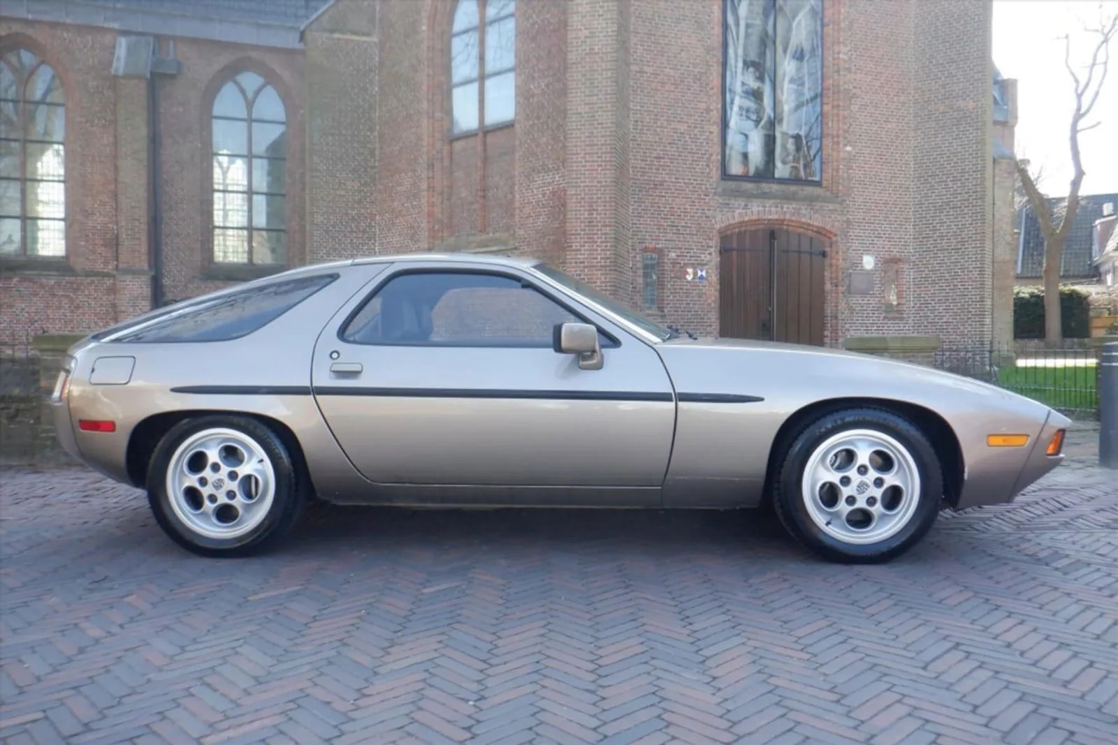 Porsche 928 (1981) — foto 1