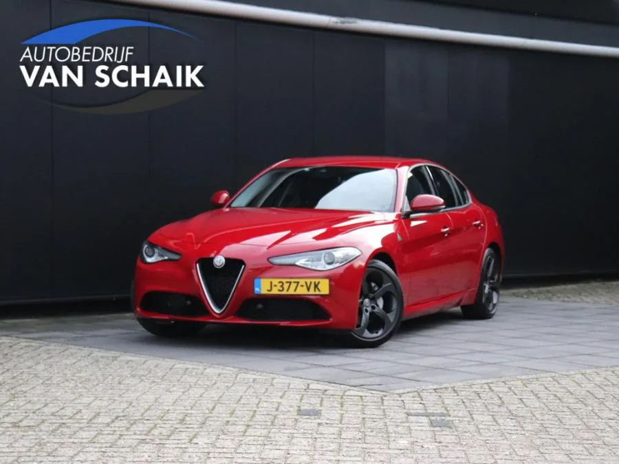 Alfa Romeo Giulia (2018) — foto 1