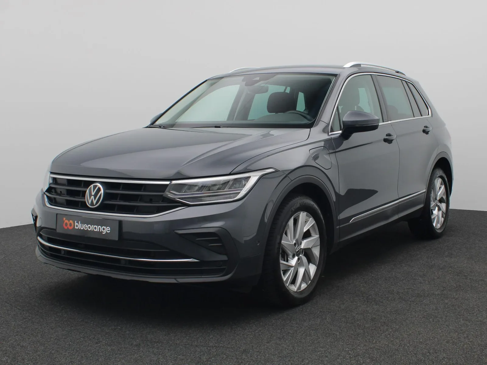 Volkswagen Tiguan (2021) — foto 1