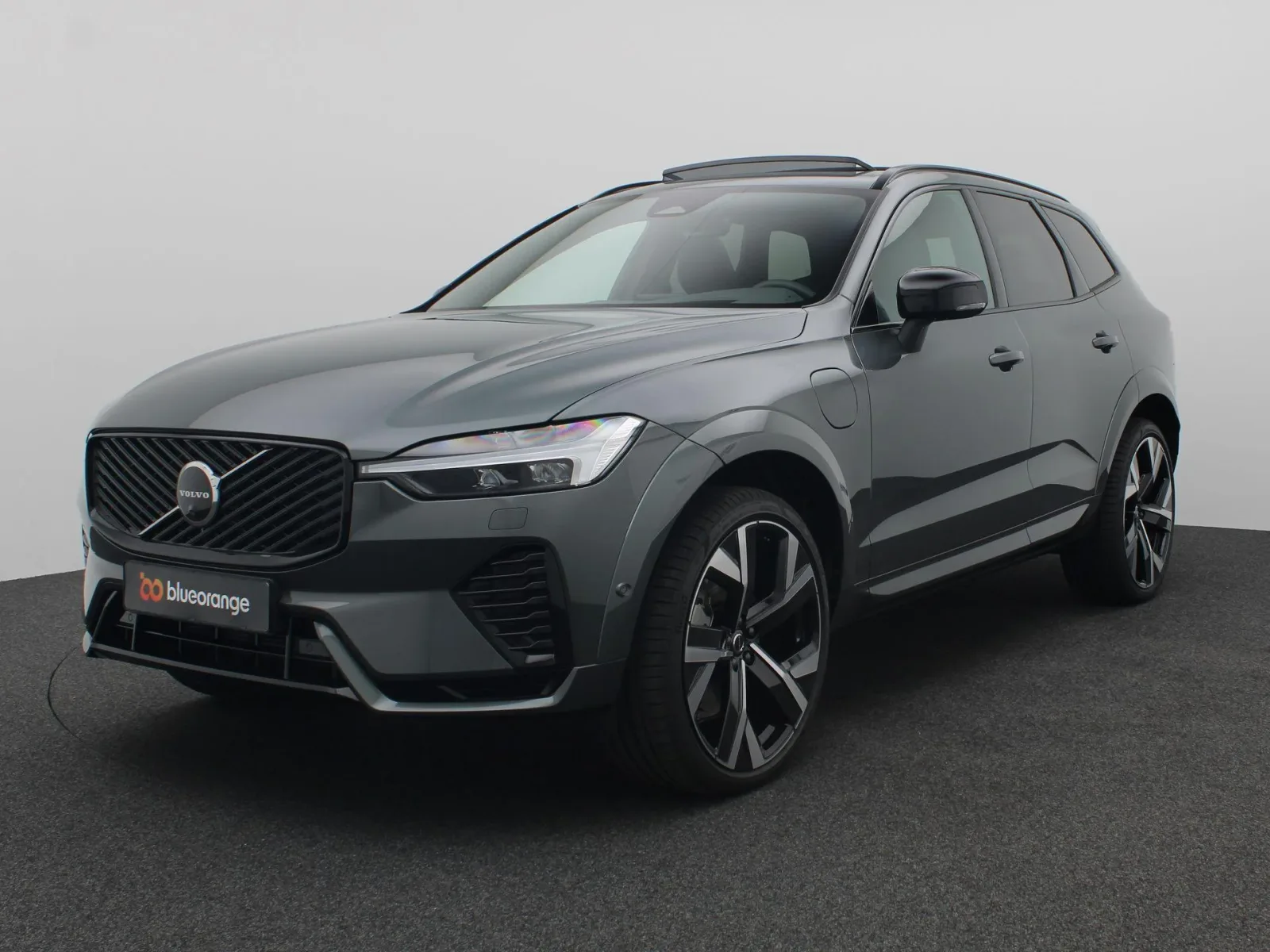 Volvo XC60 (2026) — foto 1