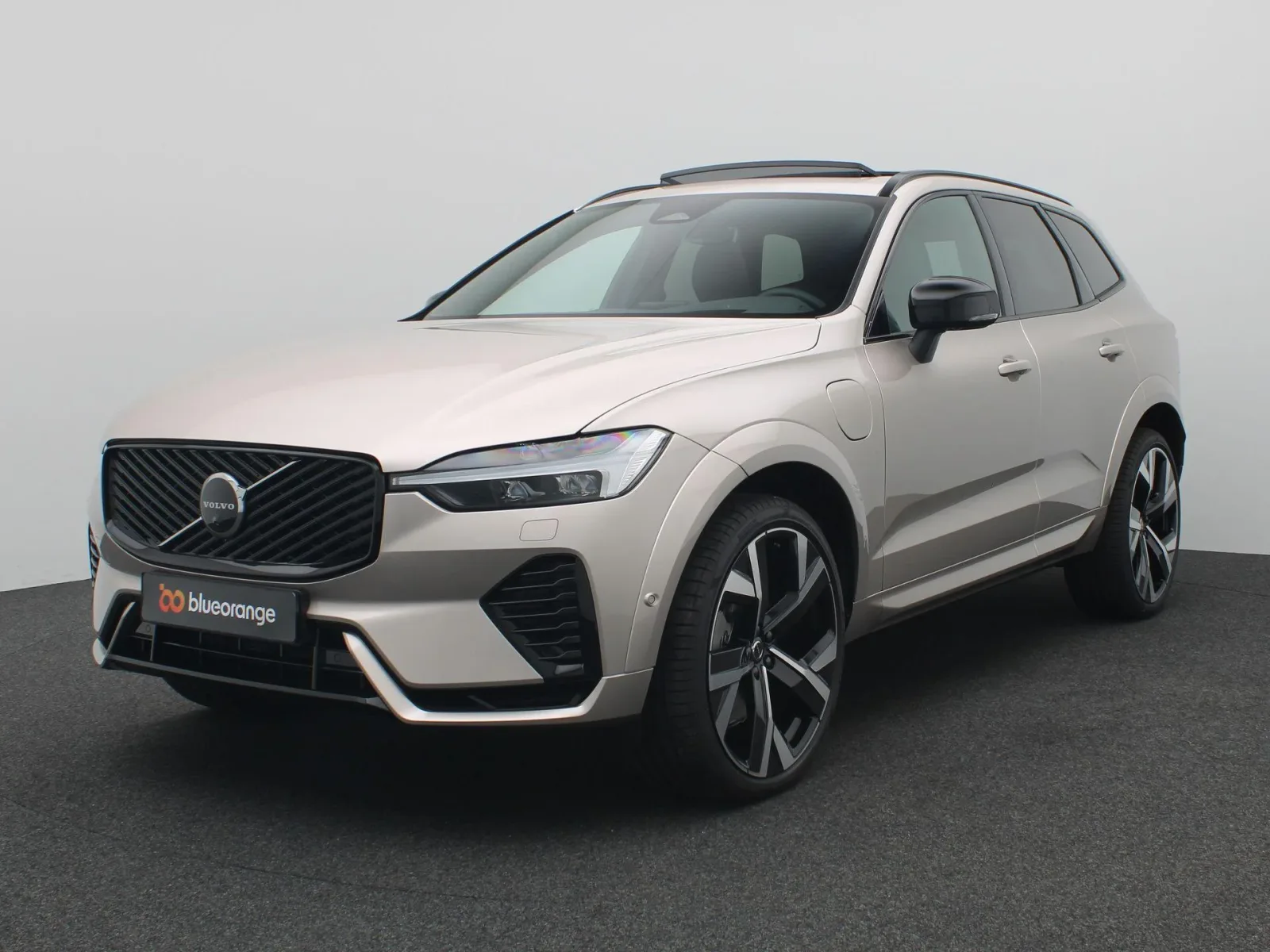 Volvo XC60 (2026) — foto 1
