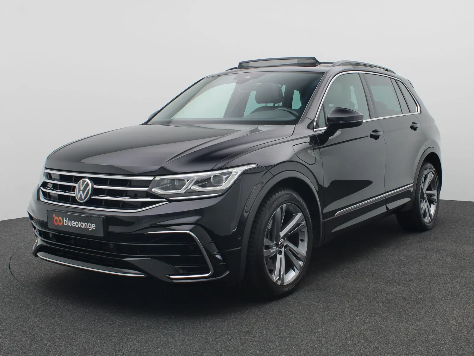 Volkswagen Tiguan (2021) — foto 1