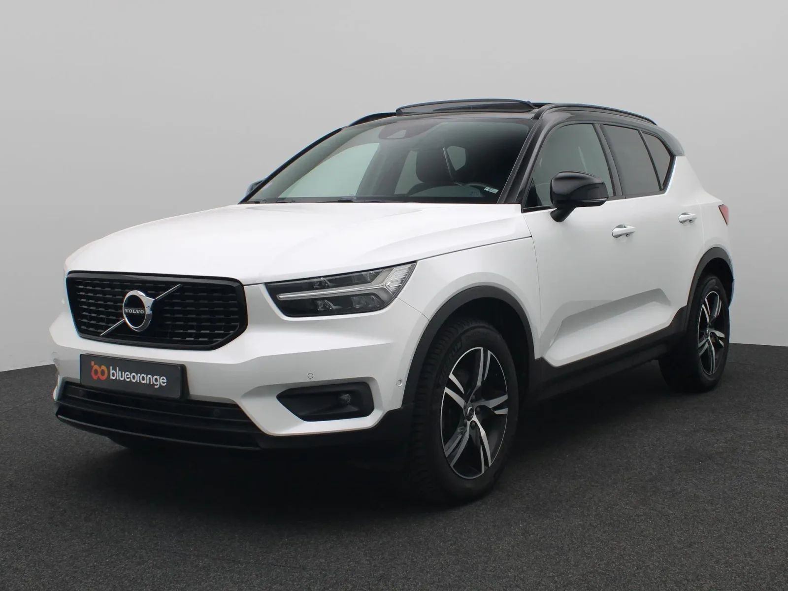 Volvo XC40 (2018) — foto 1
