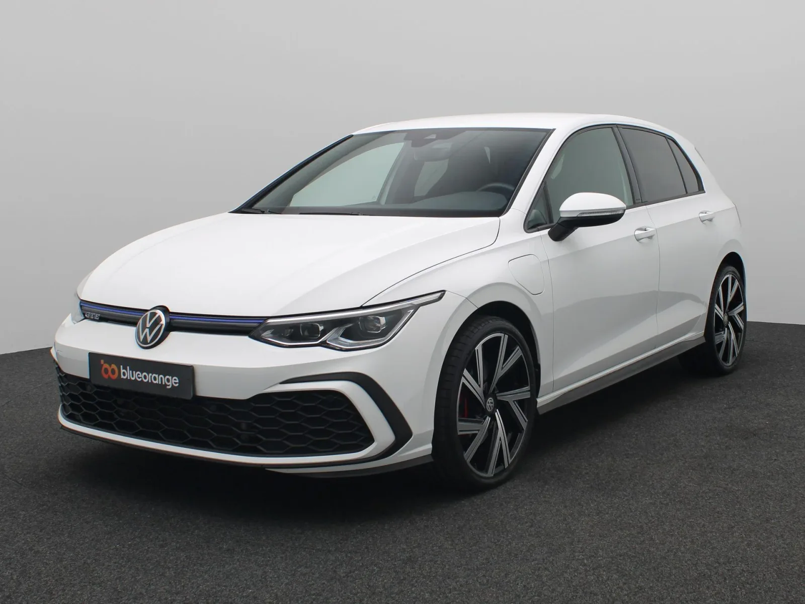 Volkswagen Golf (2021) — foto 1