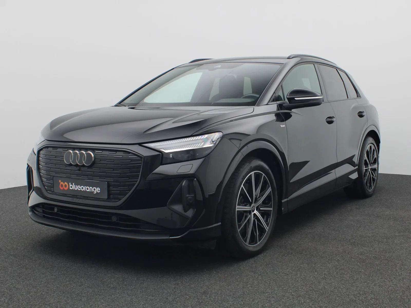 Audi Q4 e-tron (2024) — foto 1