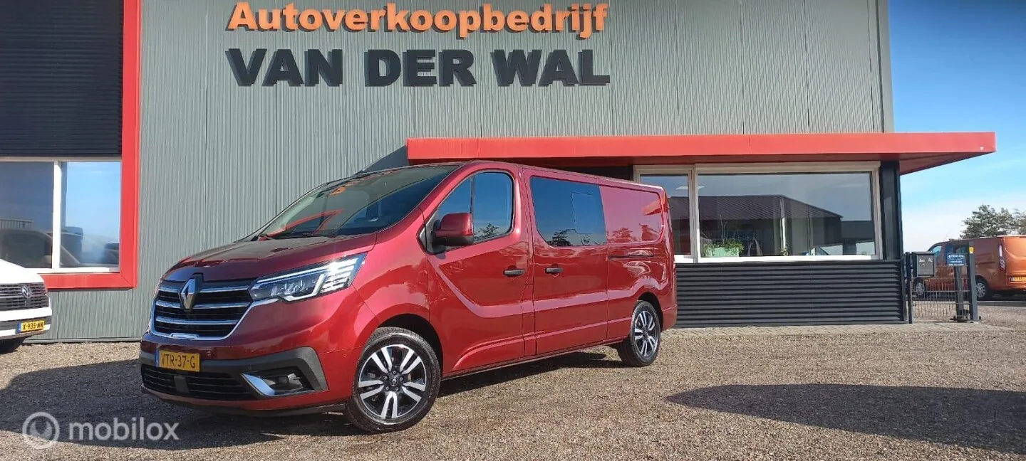 Renault Trafic (2023) — foto 1