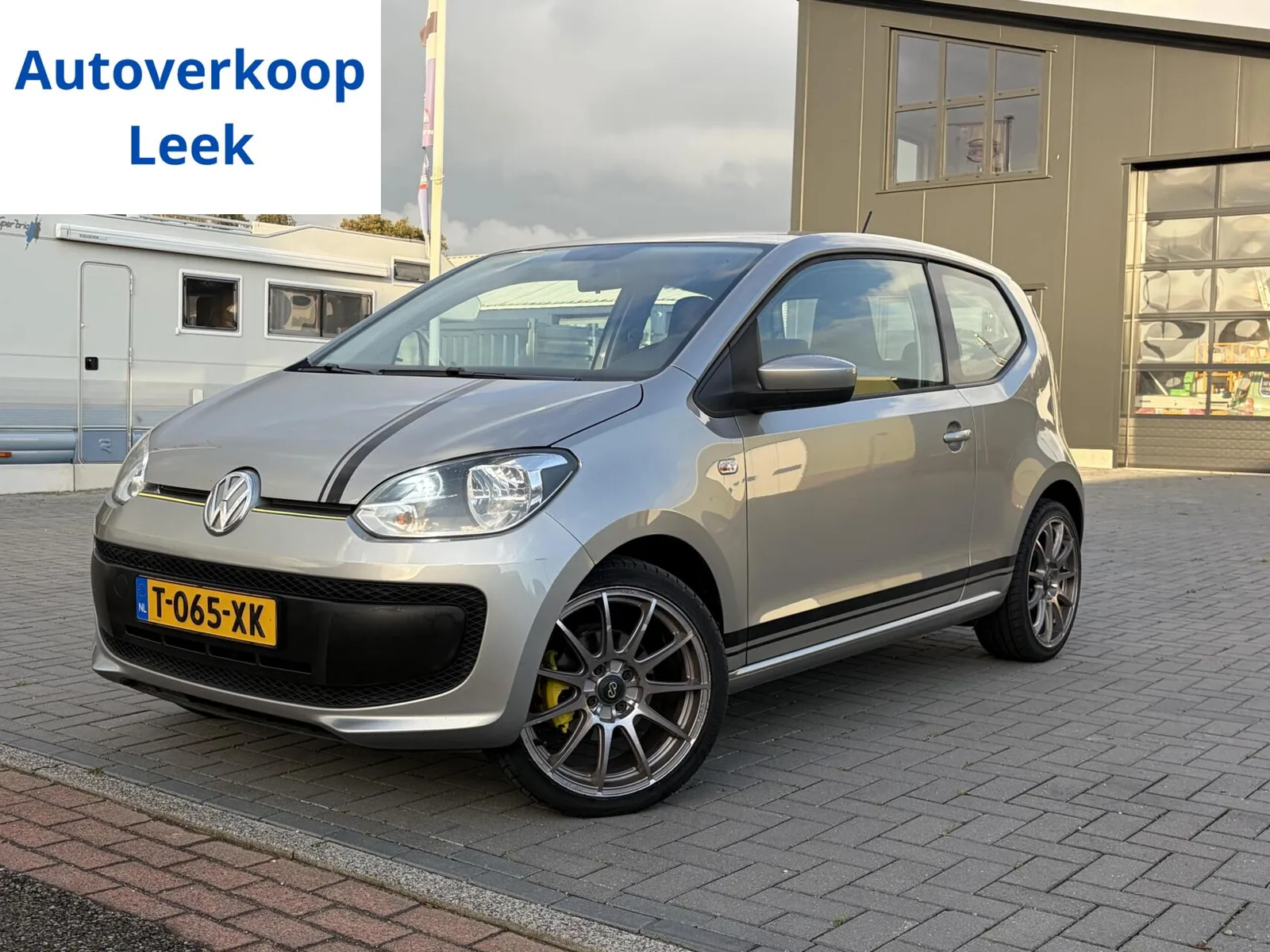 Volkswagen Up! (2015) — foto 1