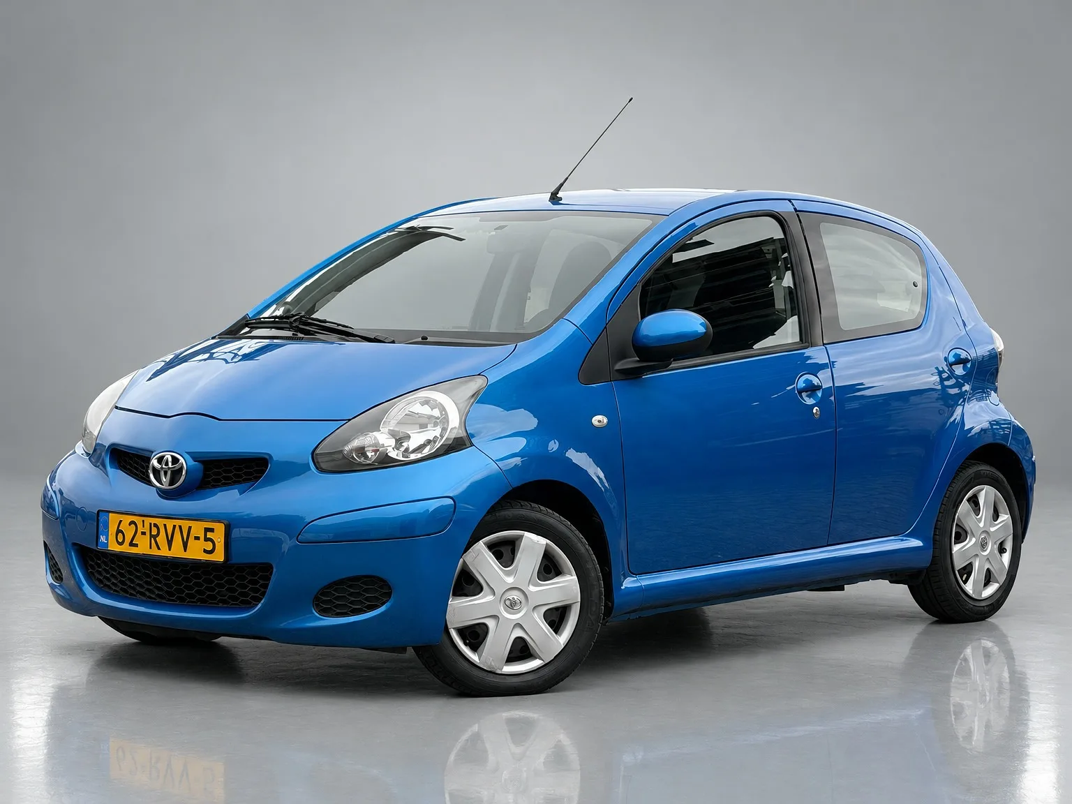 Toyota Aygo (2010) — foto 1