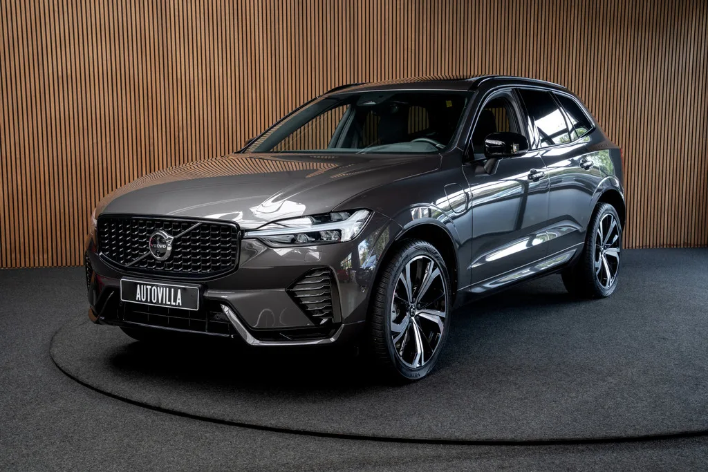 Volvo XC60 (2023) — foto 1