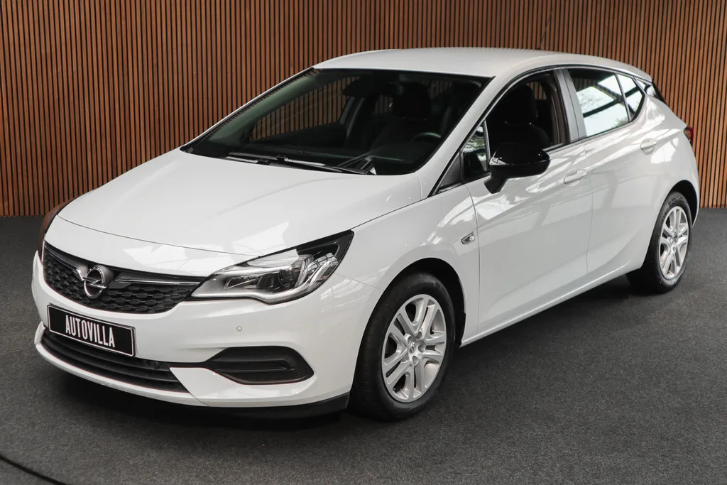 Opel Astra (2022) — foto 1