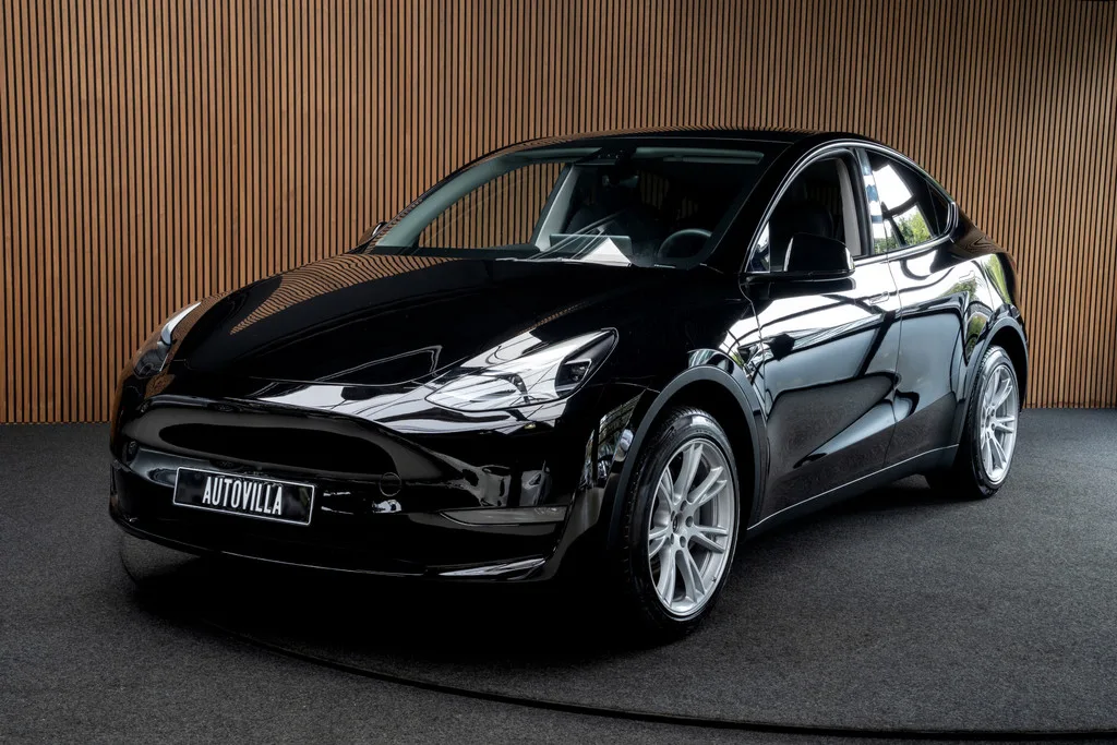 Tesla Model Y (2023) — foto 1