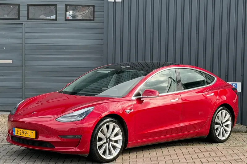 Tesla Model 3 (2020)