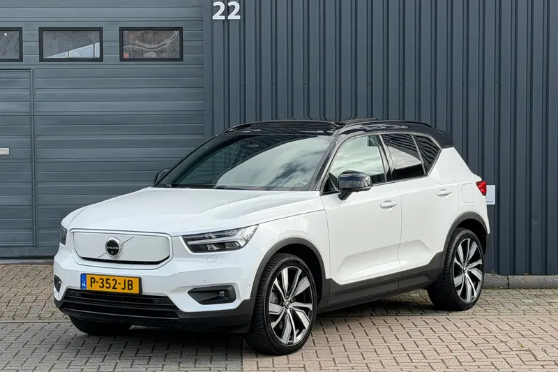 Volvo XC40 (2022)