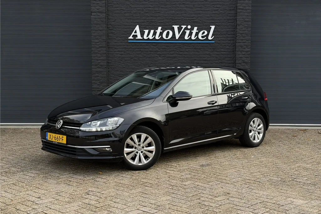 Volkswagen Golf (2019) — foto 1