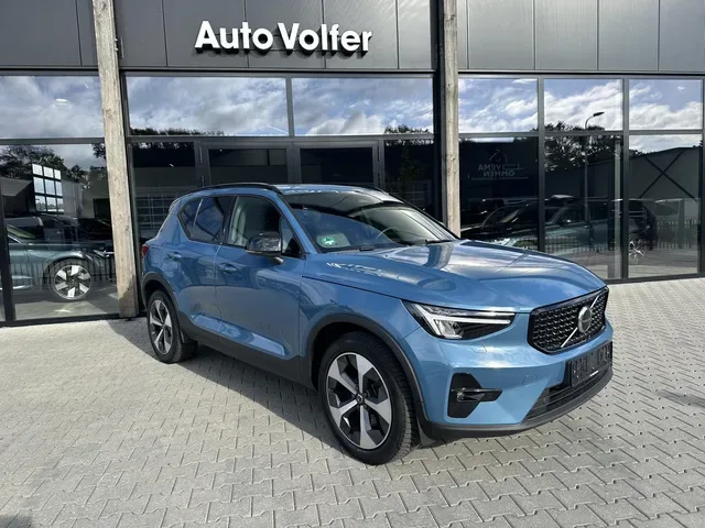 Volvo XC40 (2023) — foto 1