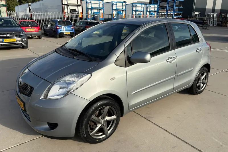 Toyota Yaris (2006)