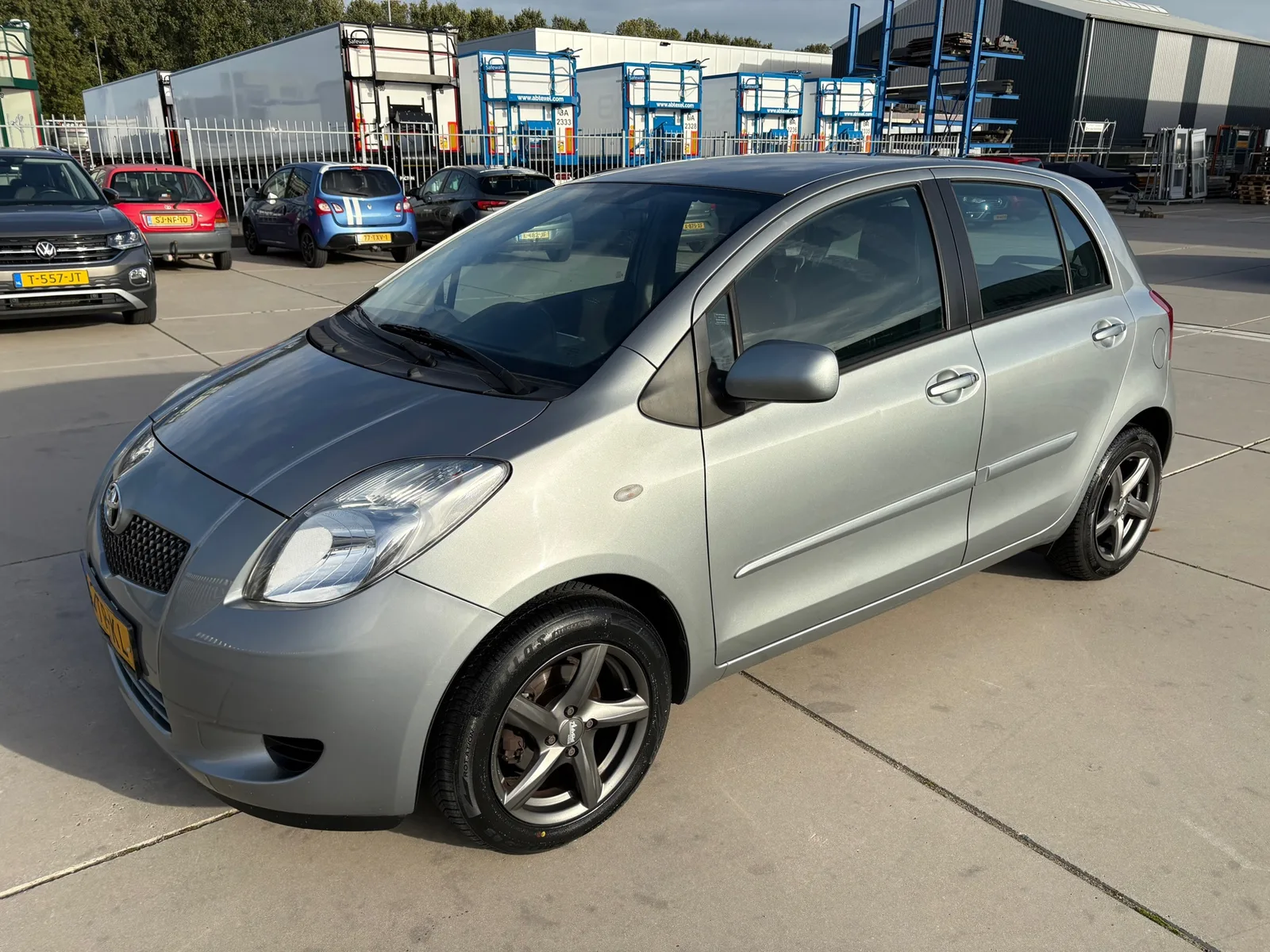 Toyota Yaris (2006) — foto 1