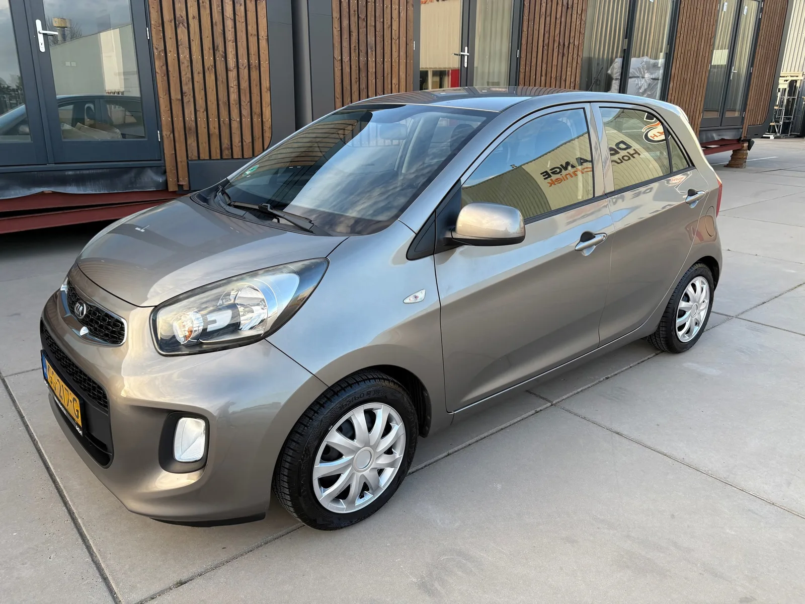 Kia Picanto (2011) — foto 1