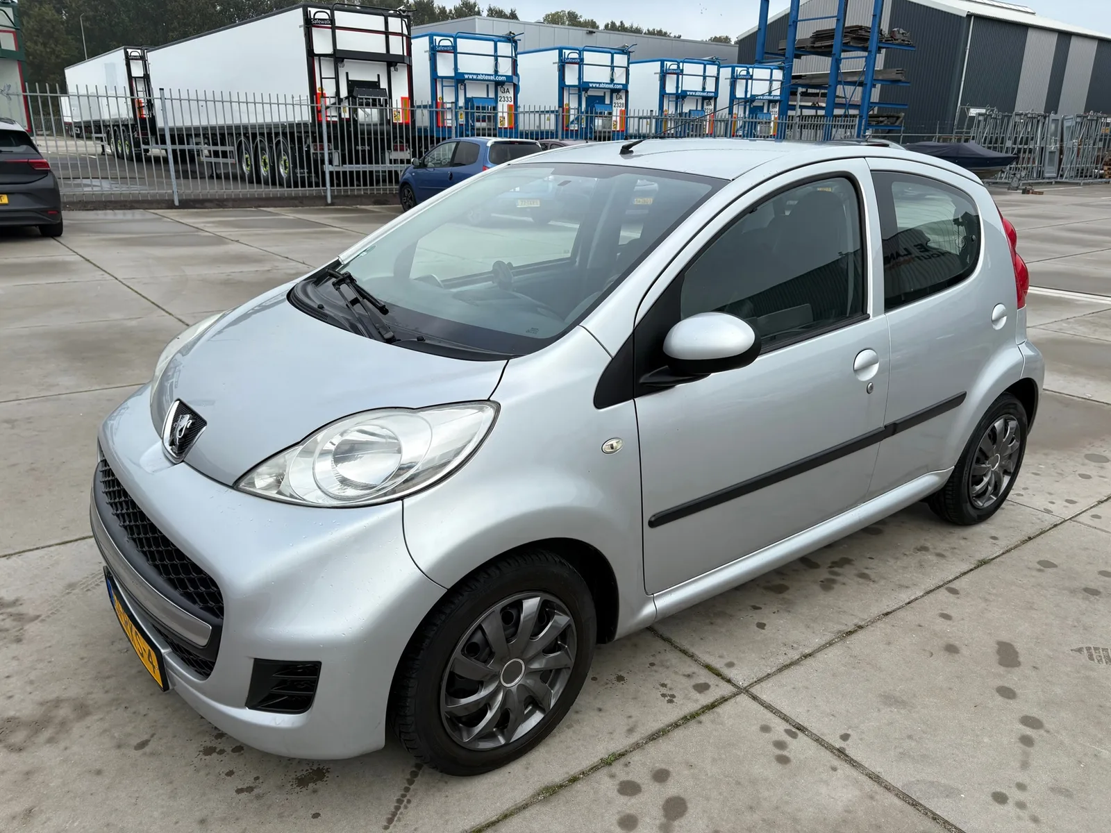 Peugeot 107 (2011) — foto 1