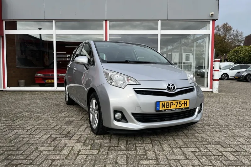 Toyota Verso S (2012)