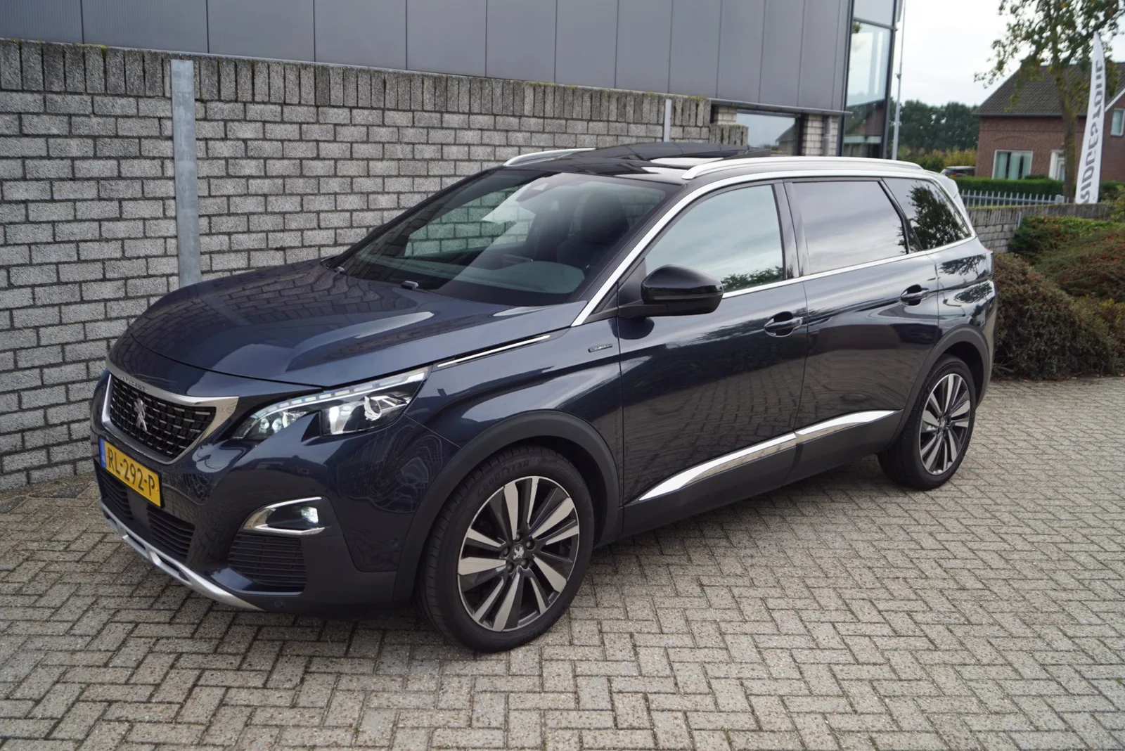 Peugeot 5008 (2018) — foto 1