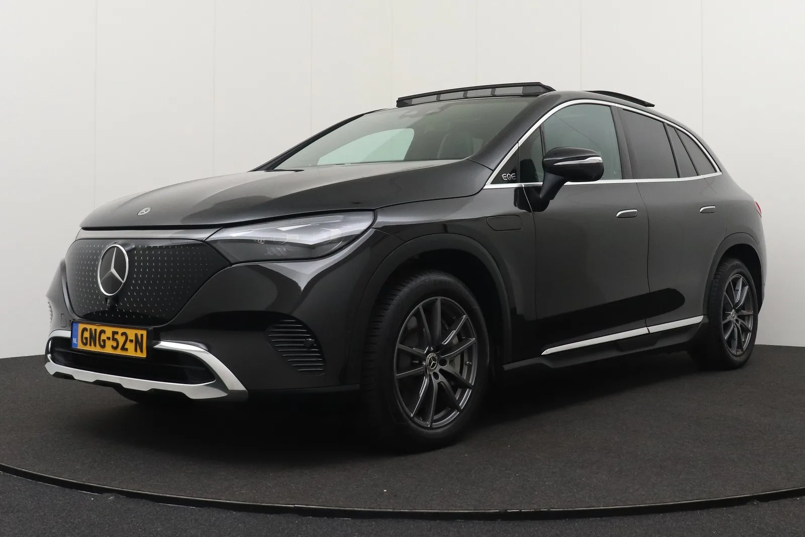 Mercedes-Benz EQE (2024) — foto 1