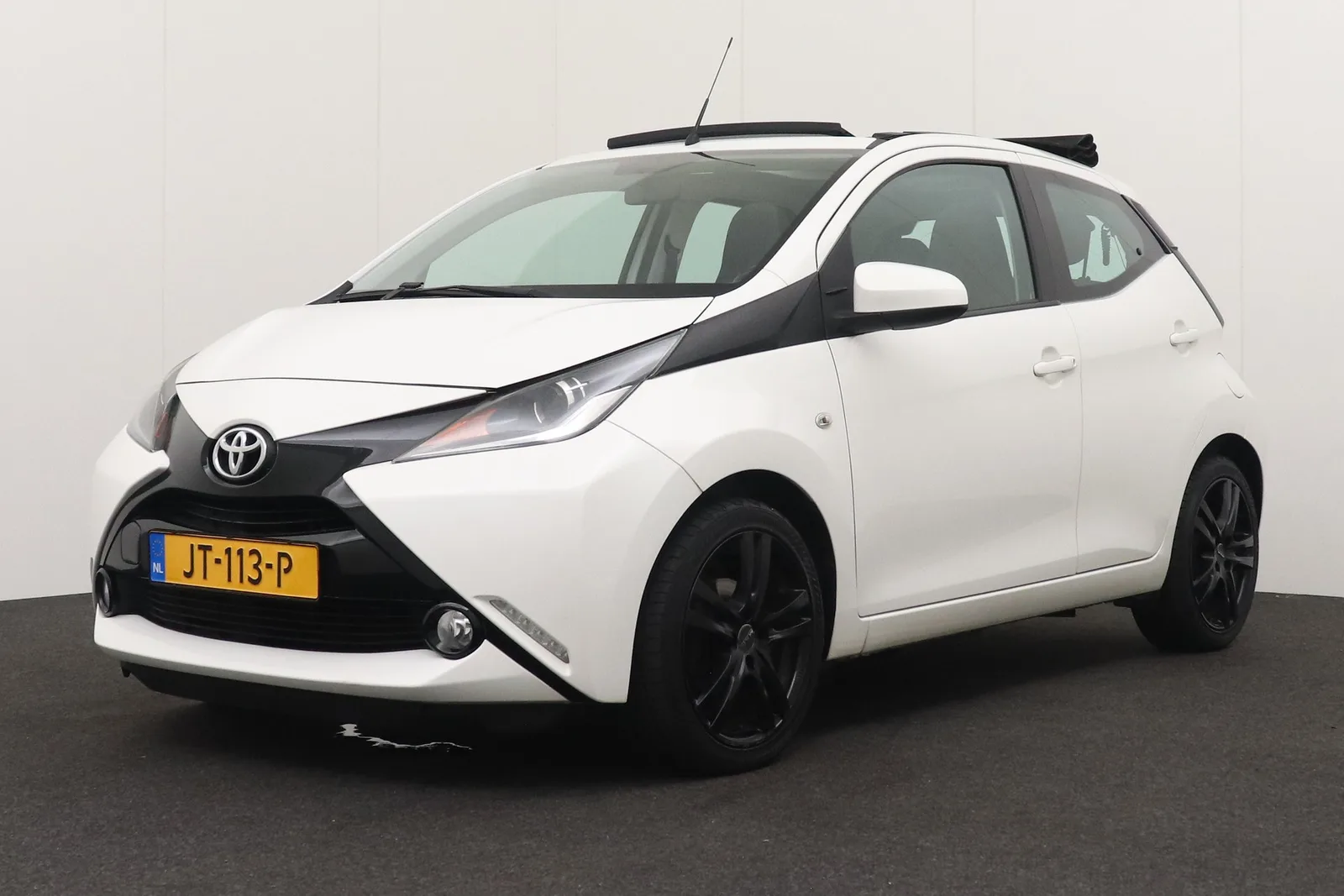 Toyota Aygo (2016) — foto 1