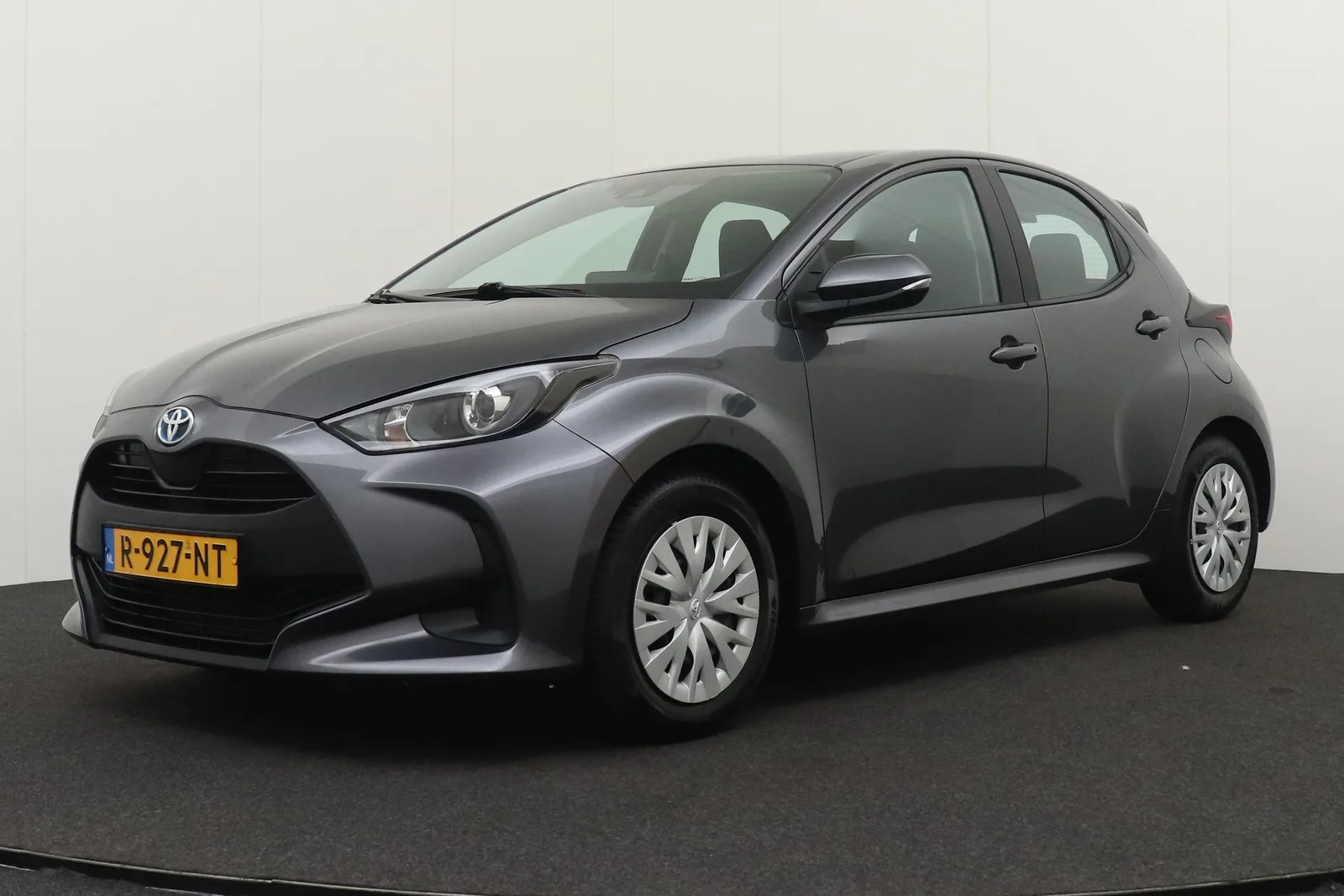 Toyota Yaris (2022) — foto 1