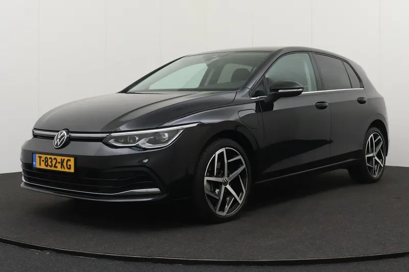 Volkswagen Golf (2023)