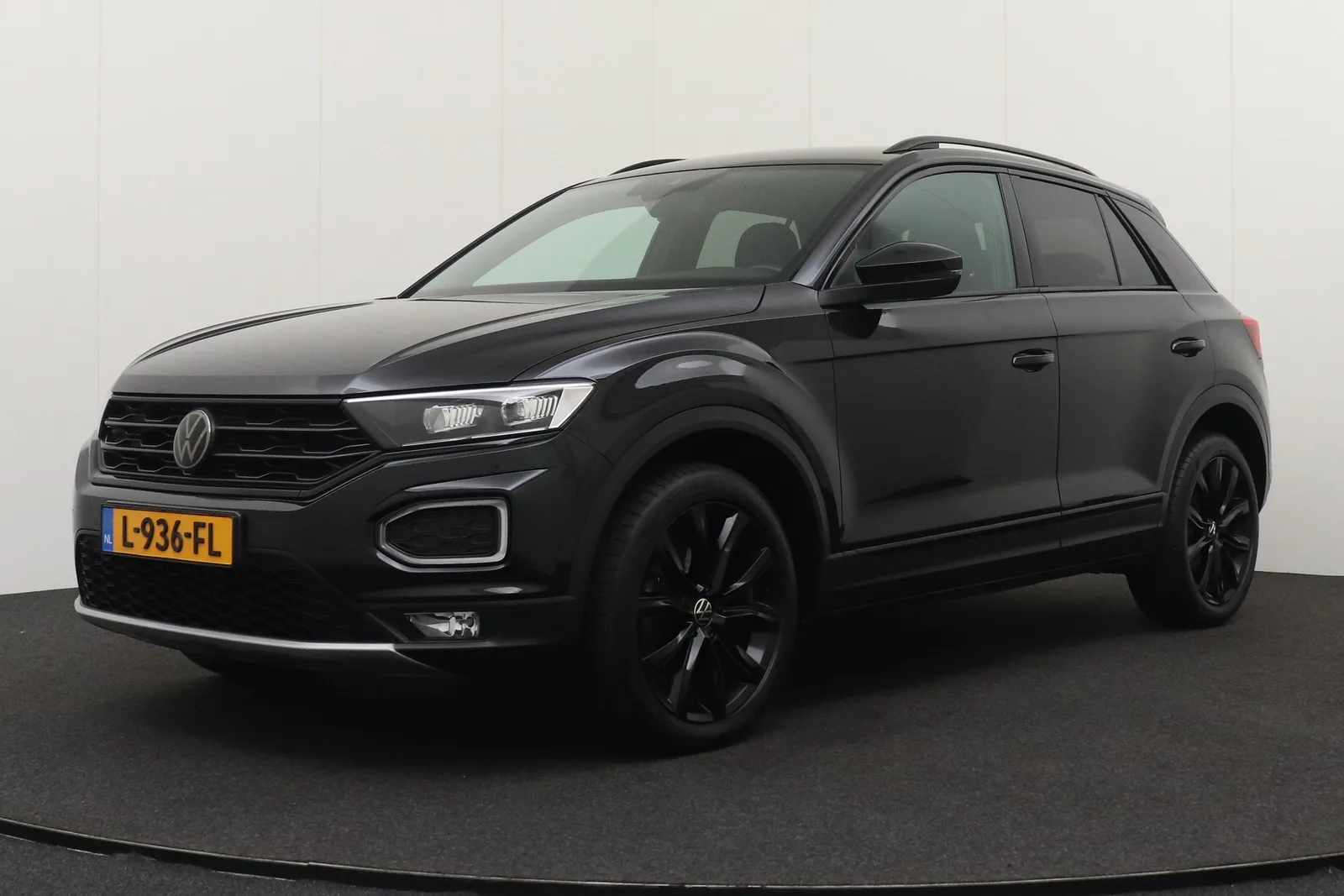 Volkswagen T-Roc (2021) — foto 1
