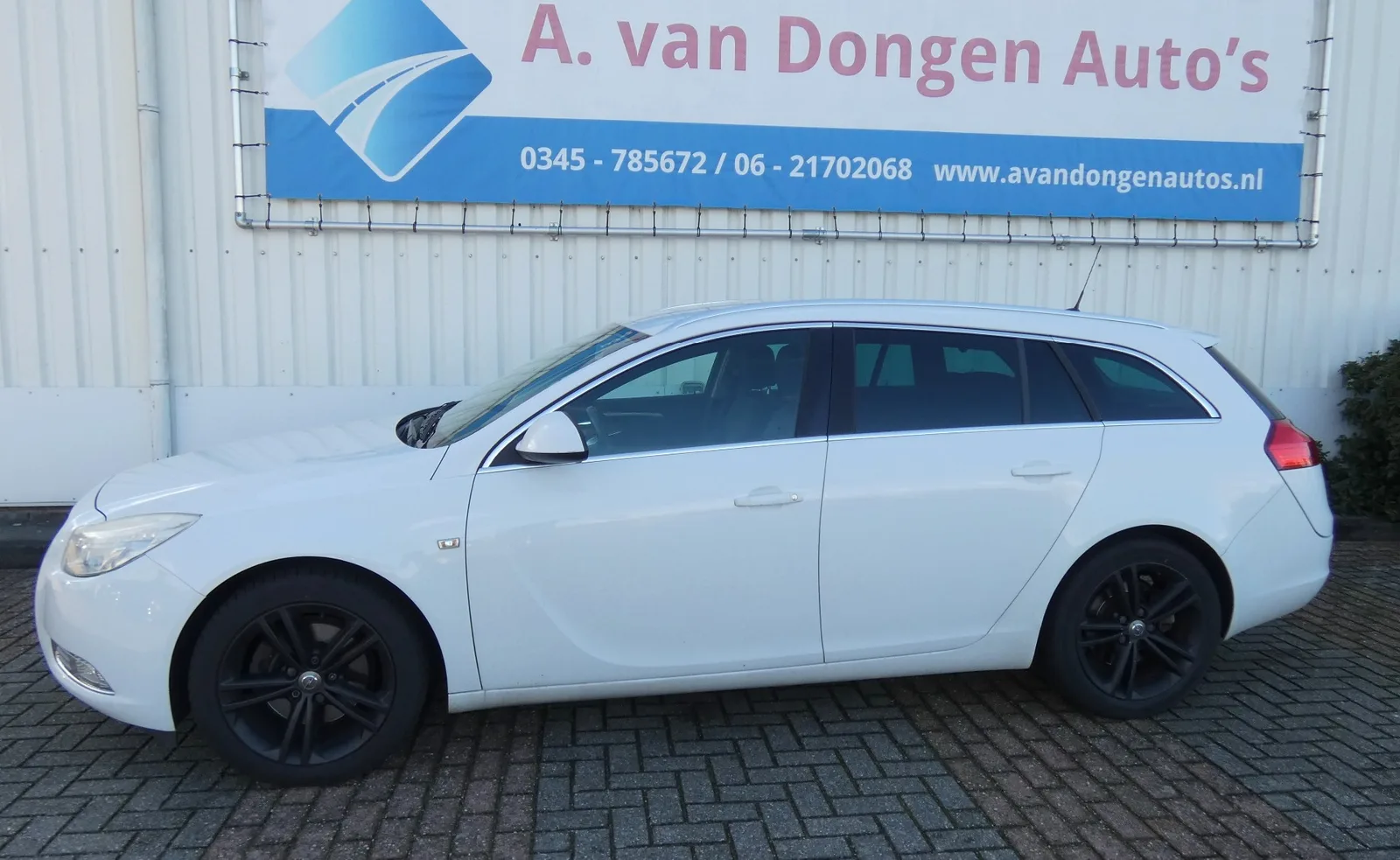 Opel Insignia (2011) — foto 1