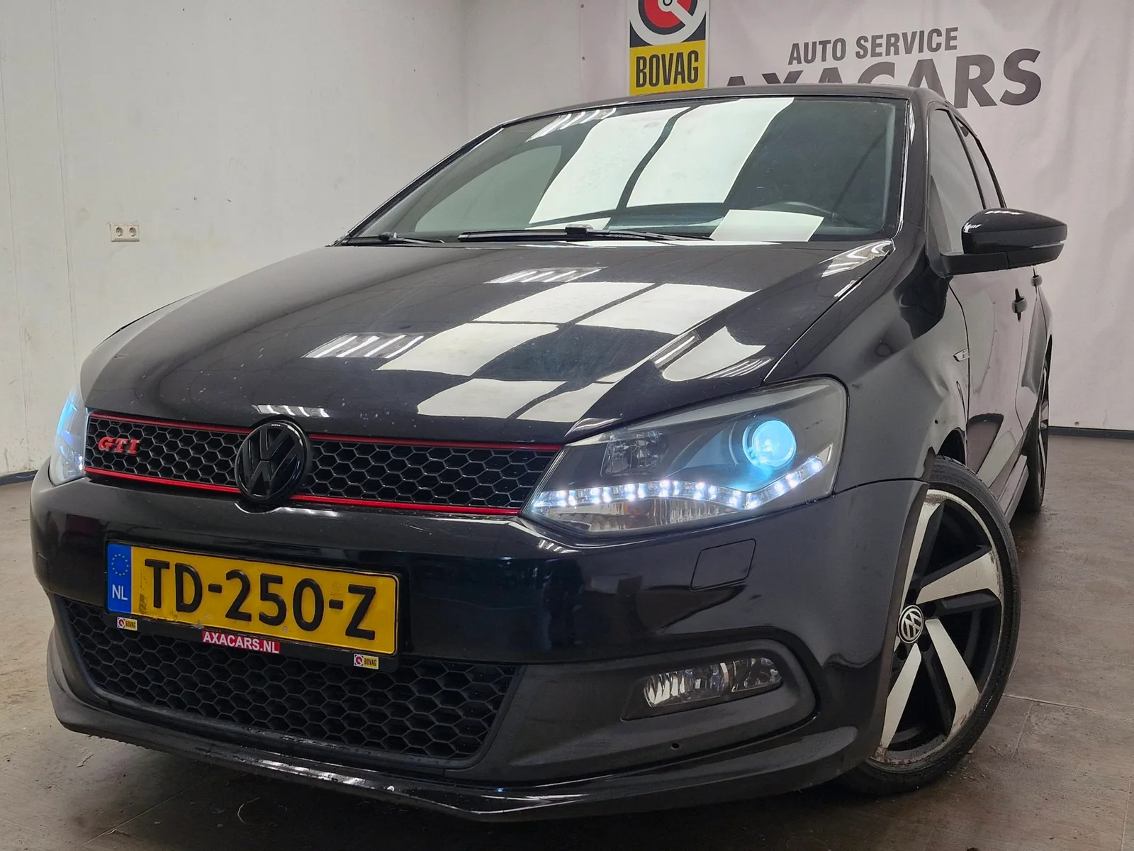 Volkswagen Polo (2011) — foto 1