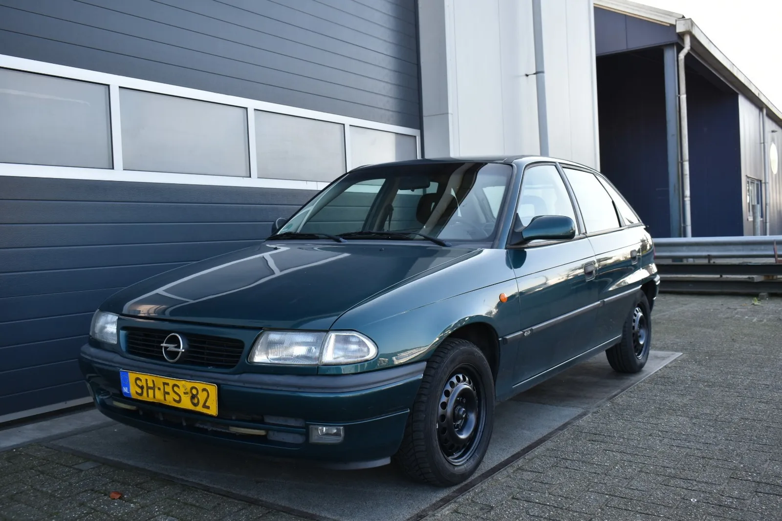 Opel Astra (1997) — foto 1