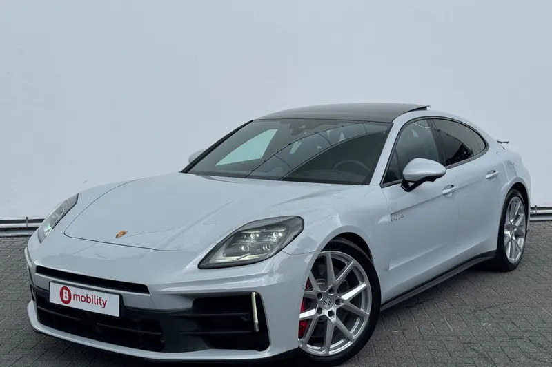 Porsche Panamera (2024)