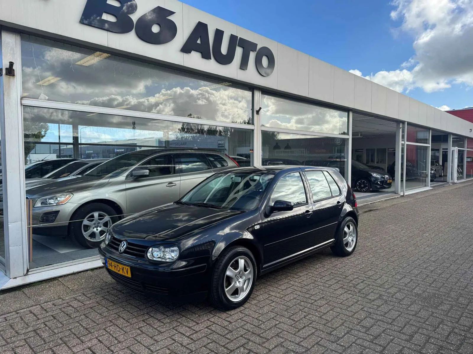 Volkswagen Golf (2001) — foto 1