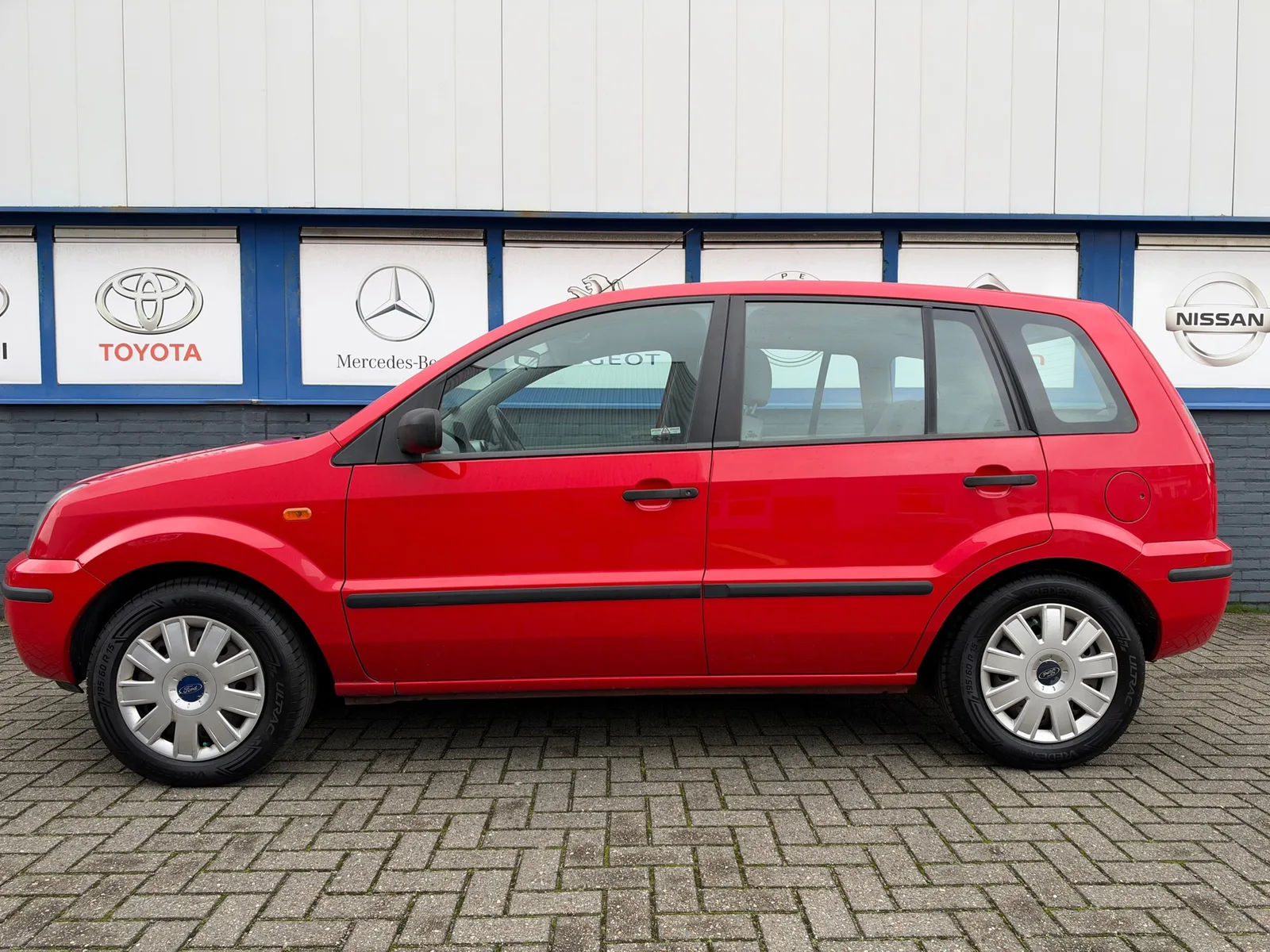 Ford Fusion (2004) — foto 1
