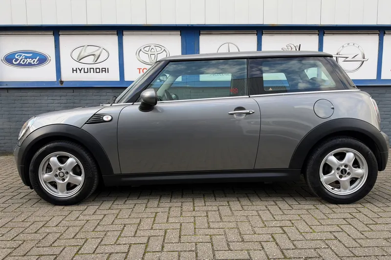 MINI One (2009)