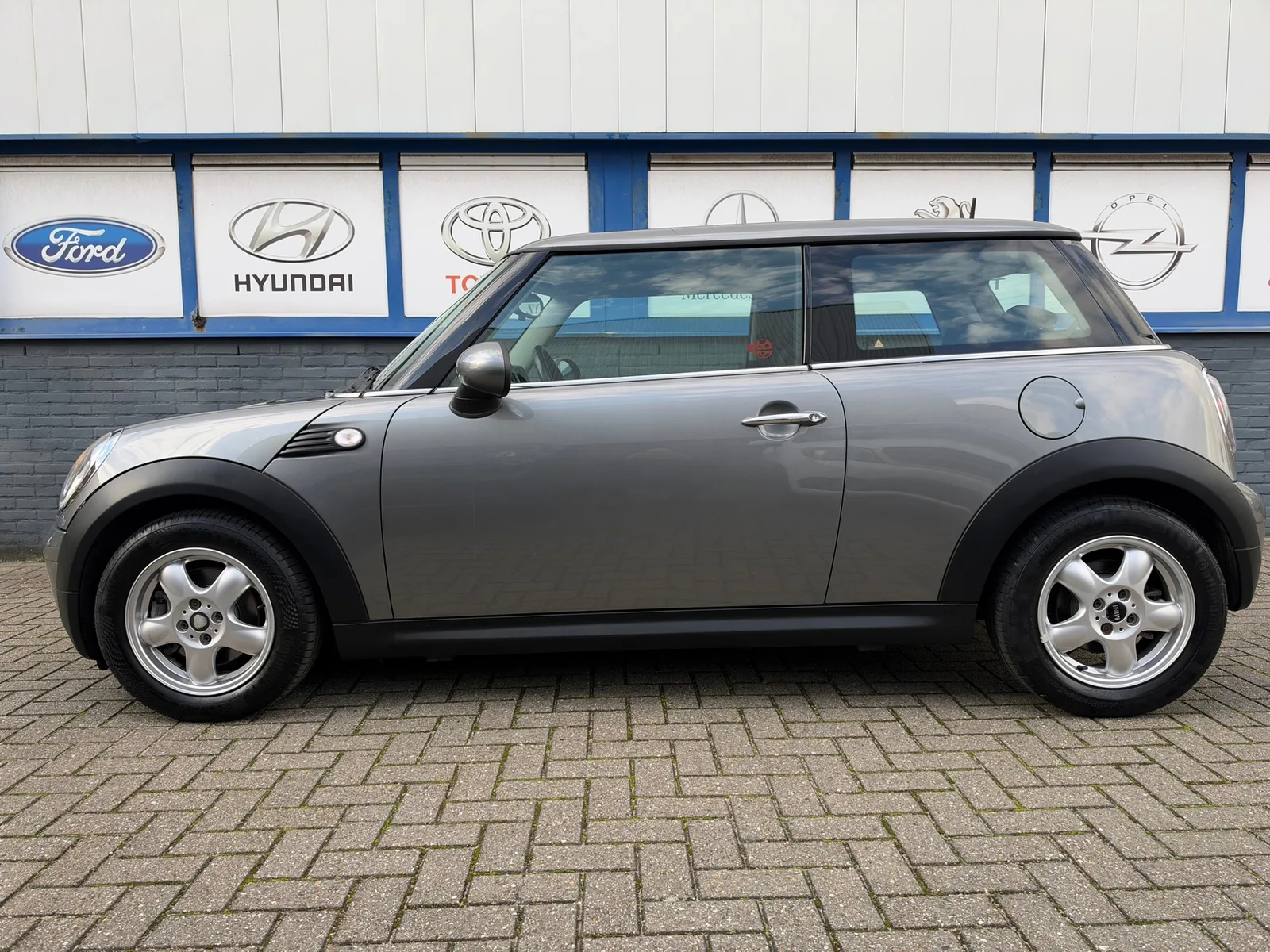 MINI One (2009) — foto 1