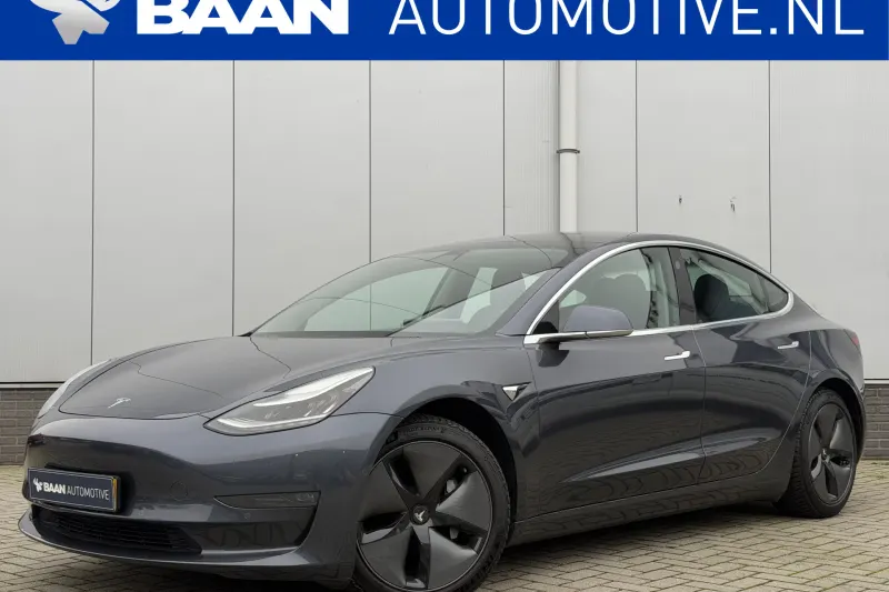 Tesla Model 3 (2019)