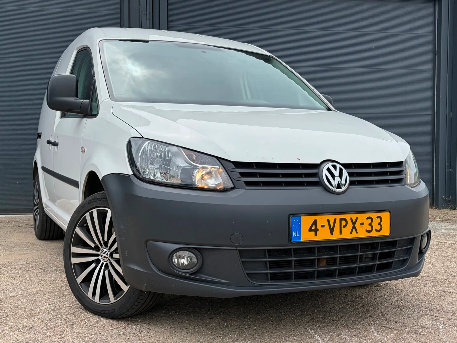 Volkswagen Caddy (2011) — foto 1