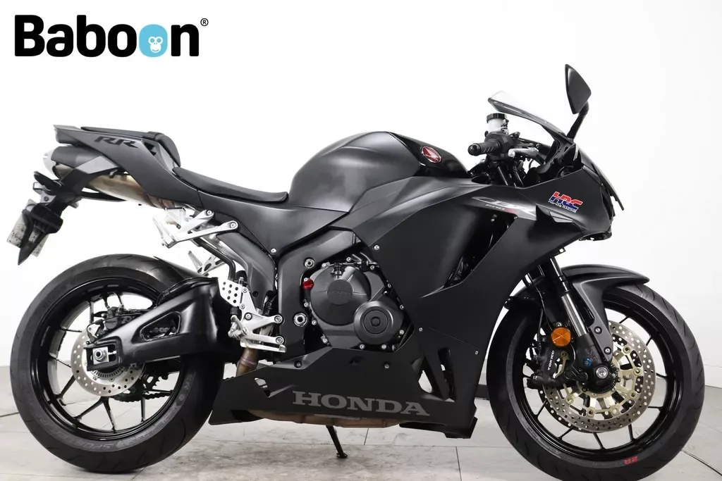 Honda CBR 600 RR (2025) — foto 1