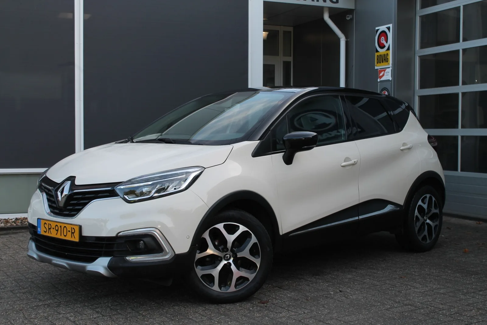 Renault Captur (2018) — foto 1
