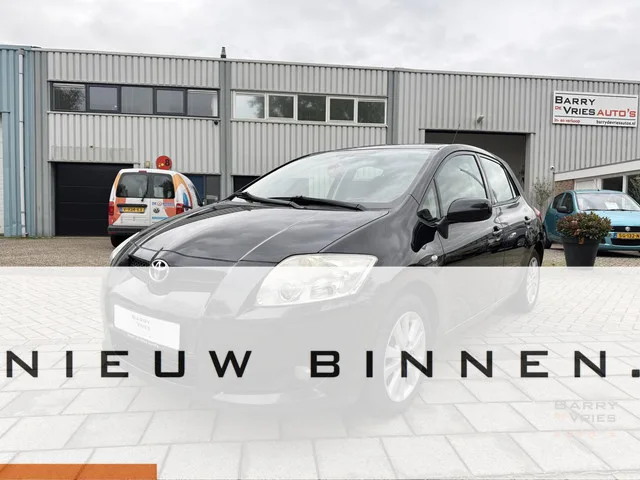 Toyota Auris (2007) — foto 1