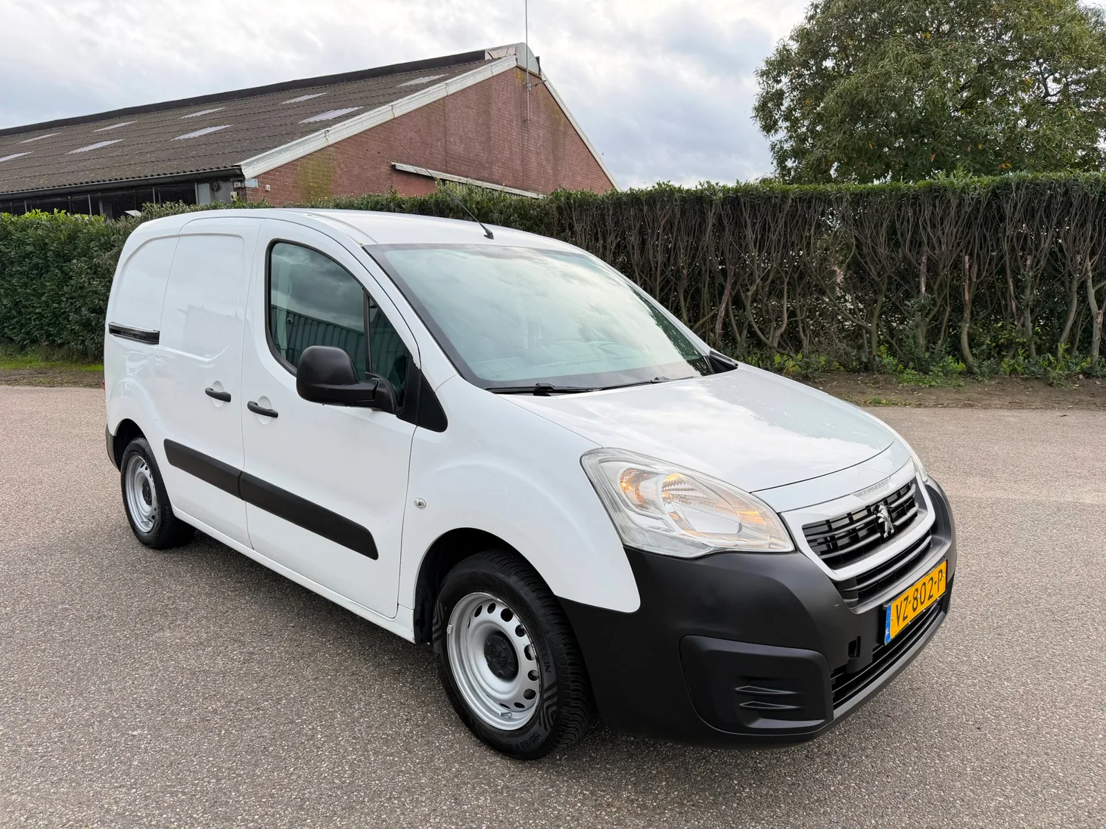 Peugeot Partner (2016) — foto 1