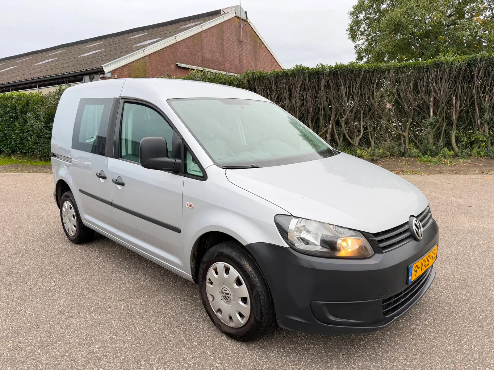 Volkswagen Caddy (2012) — foto 1