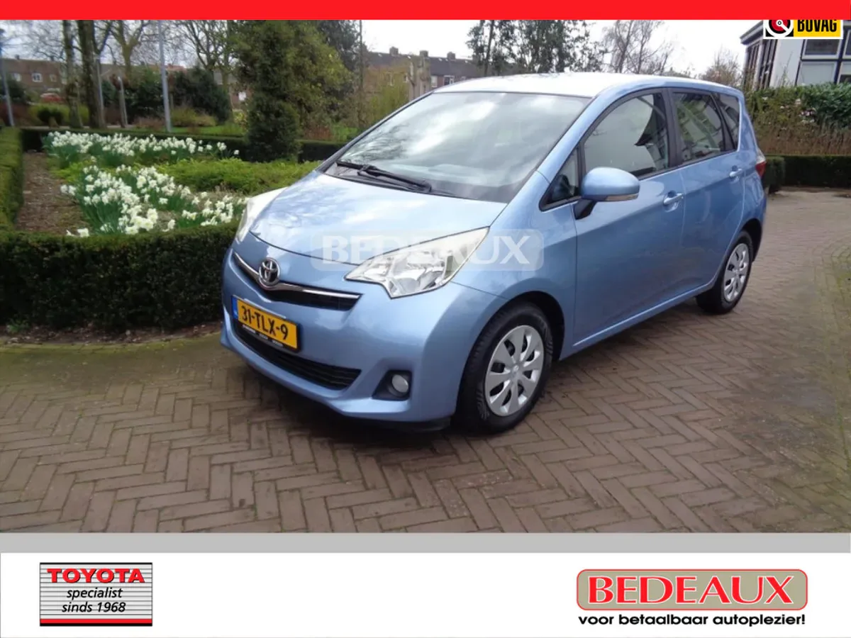 Toyota Verso (2012) — foto 1