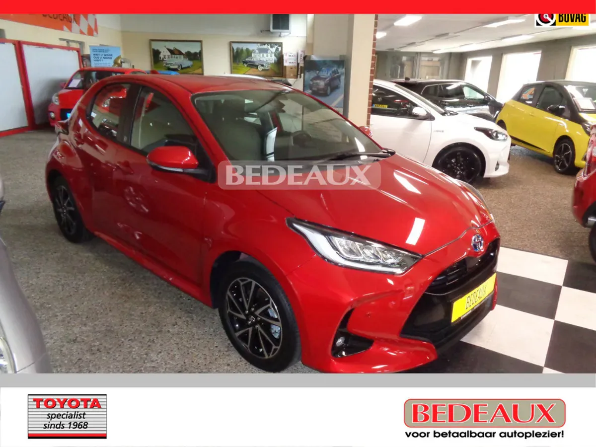 Toyota Yaris (2024) — foto 1